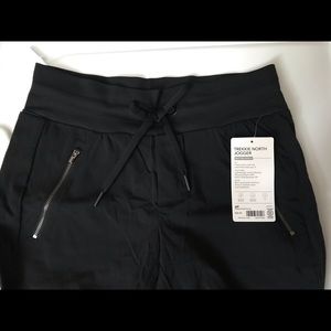 Athleta • Trekkie North Jogger • Black • Petite